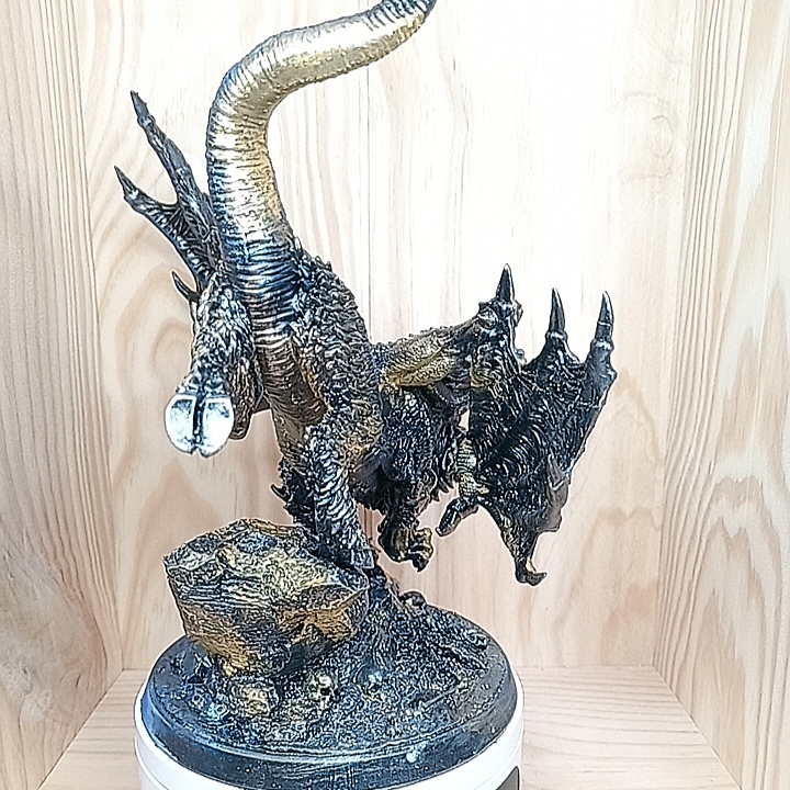 Hydre Primordiale – Figurine fantasy en résine peinte main + Carte de jeu artisanale – Image 9